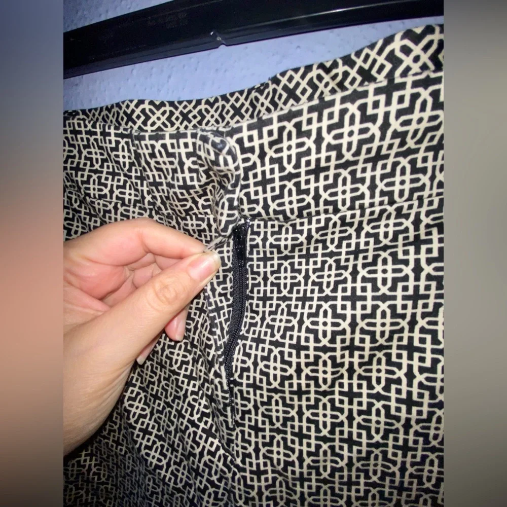Women’s Avenue capri pants 16 - Picture 5 of 8